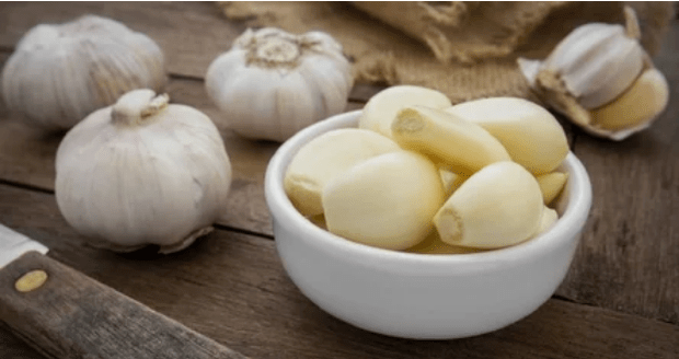 Parasitic garlic
